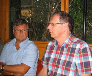 Der stellvertretende Landesvorsitzende der sozialdemokratischen Arbeitsgemeinschaft für Bildung Herbert Lohmeyer (re.)