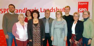 Die Echinger SPD-Kandidaten mit Gästen